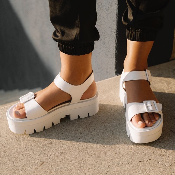 kendall and kylie wave platform sandals